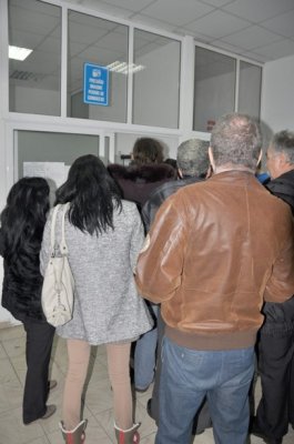 Constănţenii, disperaţi să-şi schimbe permisele auto, să scape de examenul medical